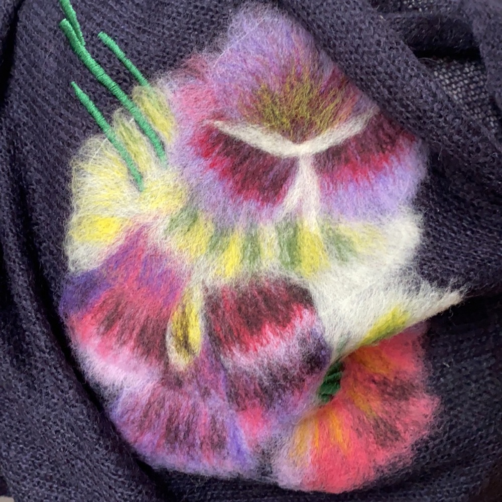 🧣NWT Anthropologie Navy Felted Bouquet Scarf - Picture 6 of 12